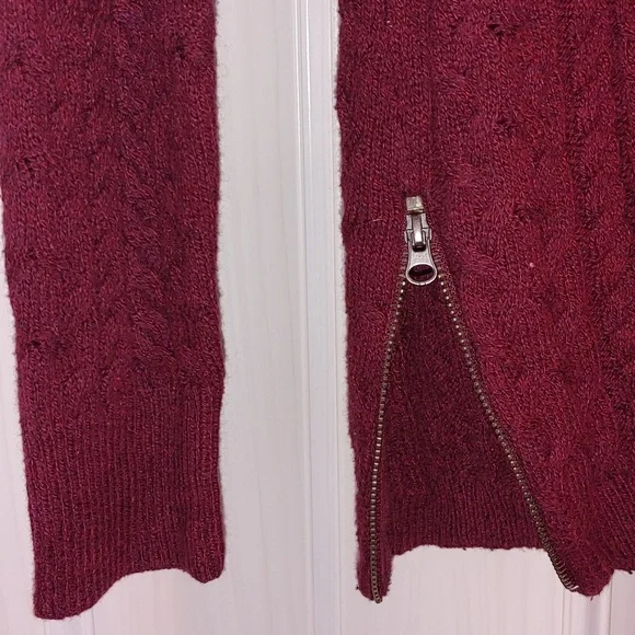 M American Eagle Outfitters maroon stretchy knit sweater with side zippers - Picture 3 of 5